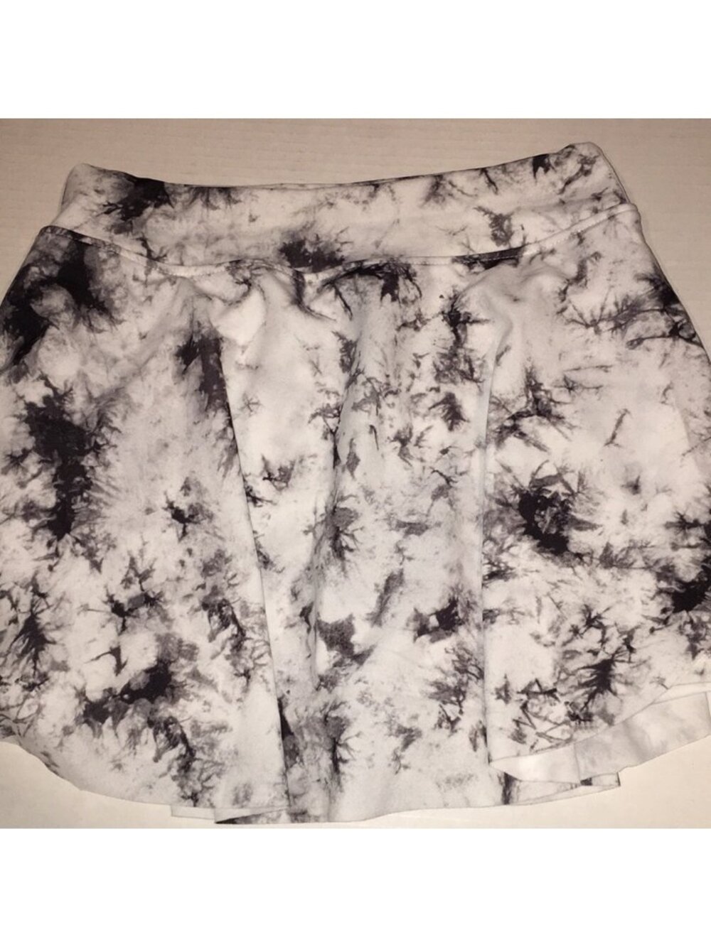 Shein Skort White and Black | Junior Size M